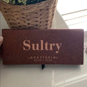 Sultry Anastasia Beverly Hills Palette